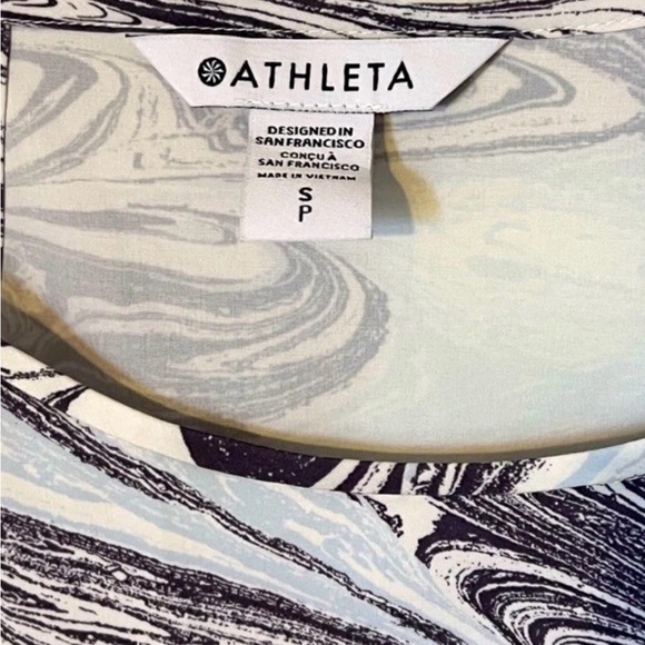 NWOT Athleta Refined Zephyr Grey and Blue Swirl Tank Size S Sku#104 - Picture 4 of 7